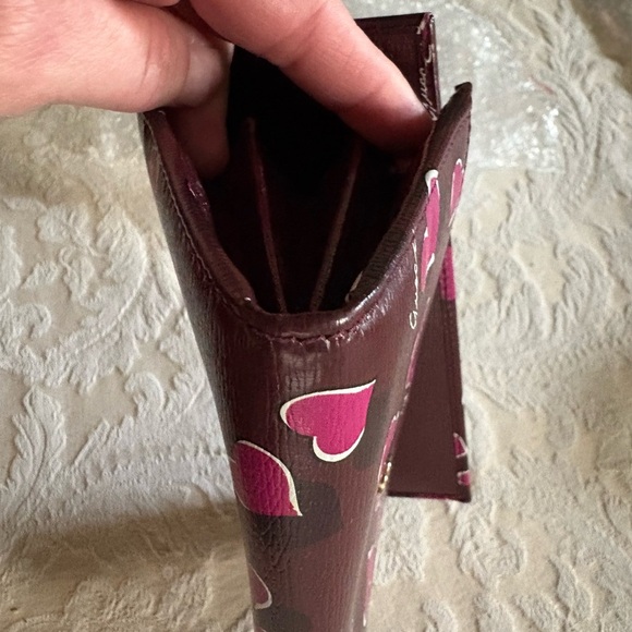 Gucci Leather Heartbeat Continental Flap Wallet - Excellent Used Condition - Picture 6 of 15